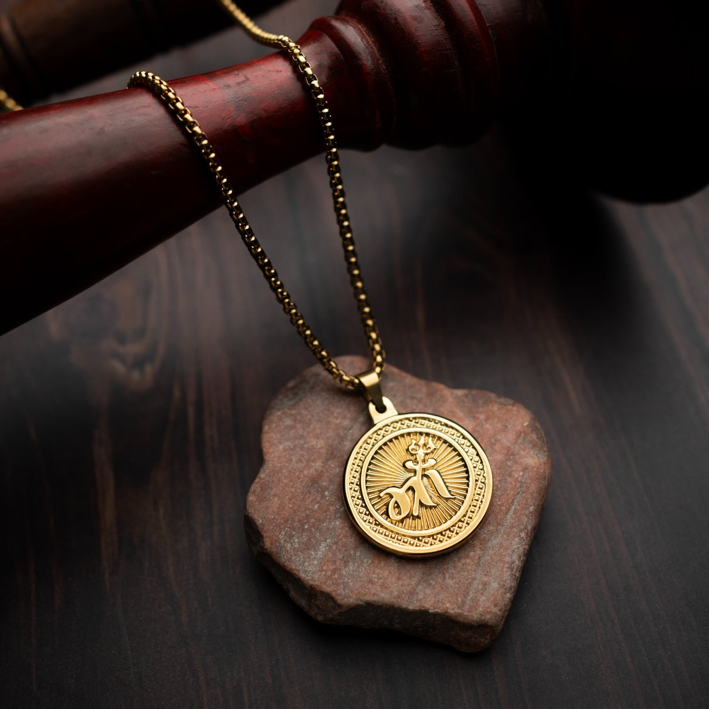 Sacred Lock Maa Orbit Pendant